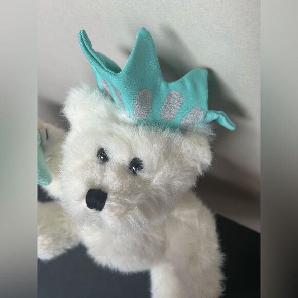 Vintage Hershey's Times Square Statue of Liberty Bear plush toy - Picture 4 of 10